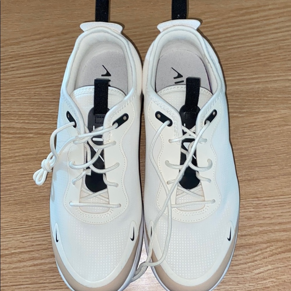 Nike AirMax Sneakers